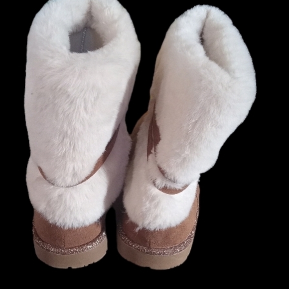 NWOT GirlsSeychelles faux fur and leather boots - Picture 3 of 5